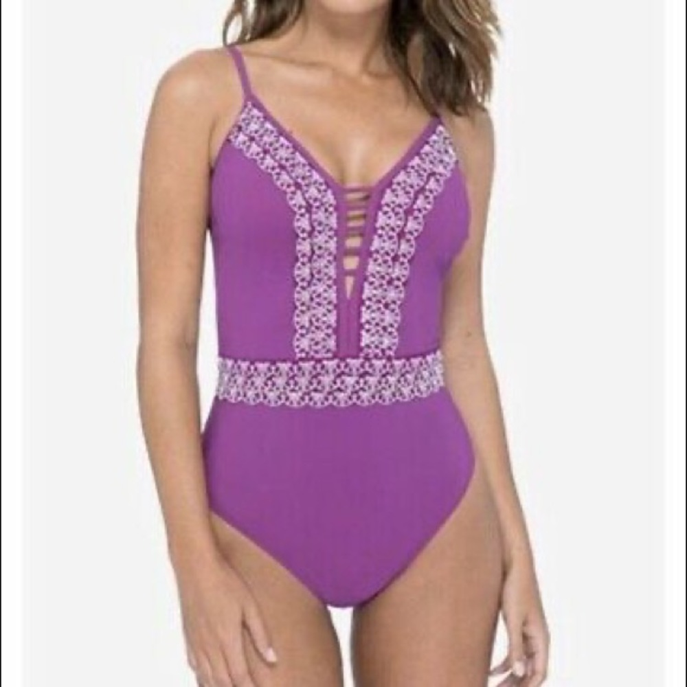 NWT Profile By Gottex Love In Lace Plunge swimsuit